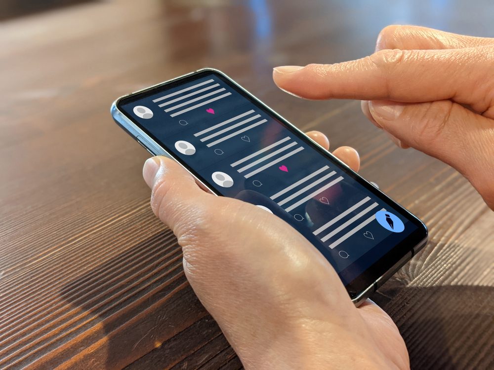 スマホでアプリの一覧を表示している画面